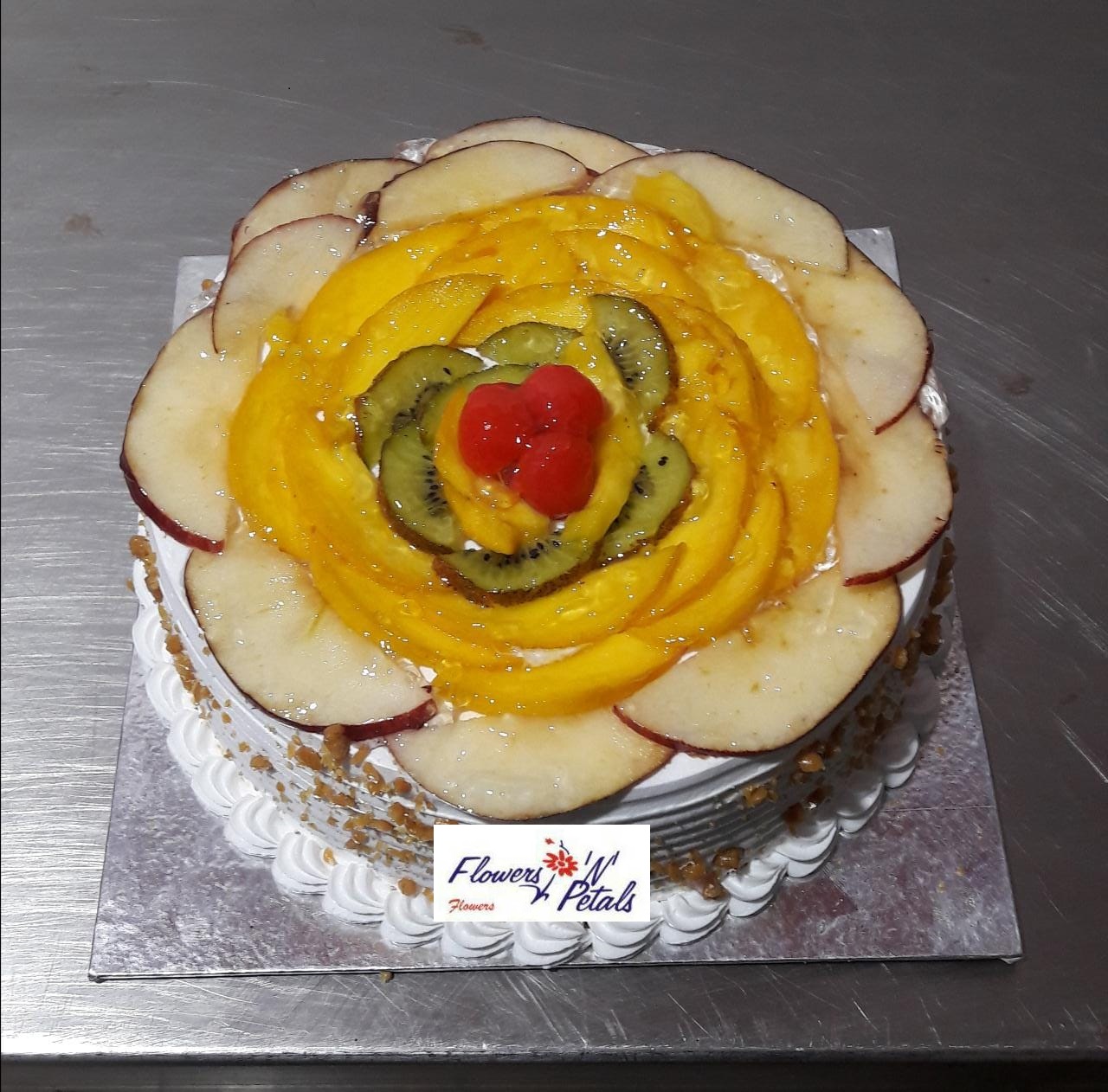 1/2 kg Fresh Fruit Cake