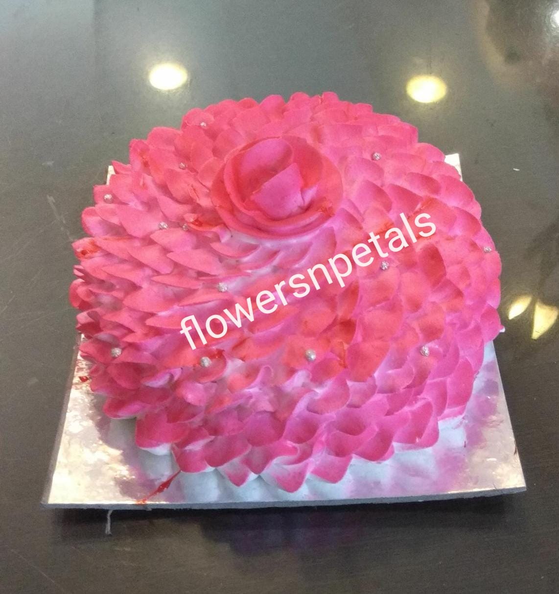 1/2 Kg. Pineapple Flavor Rosy Cake