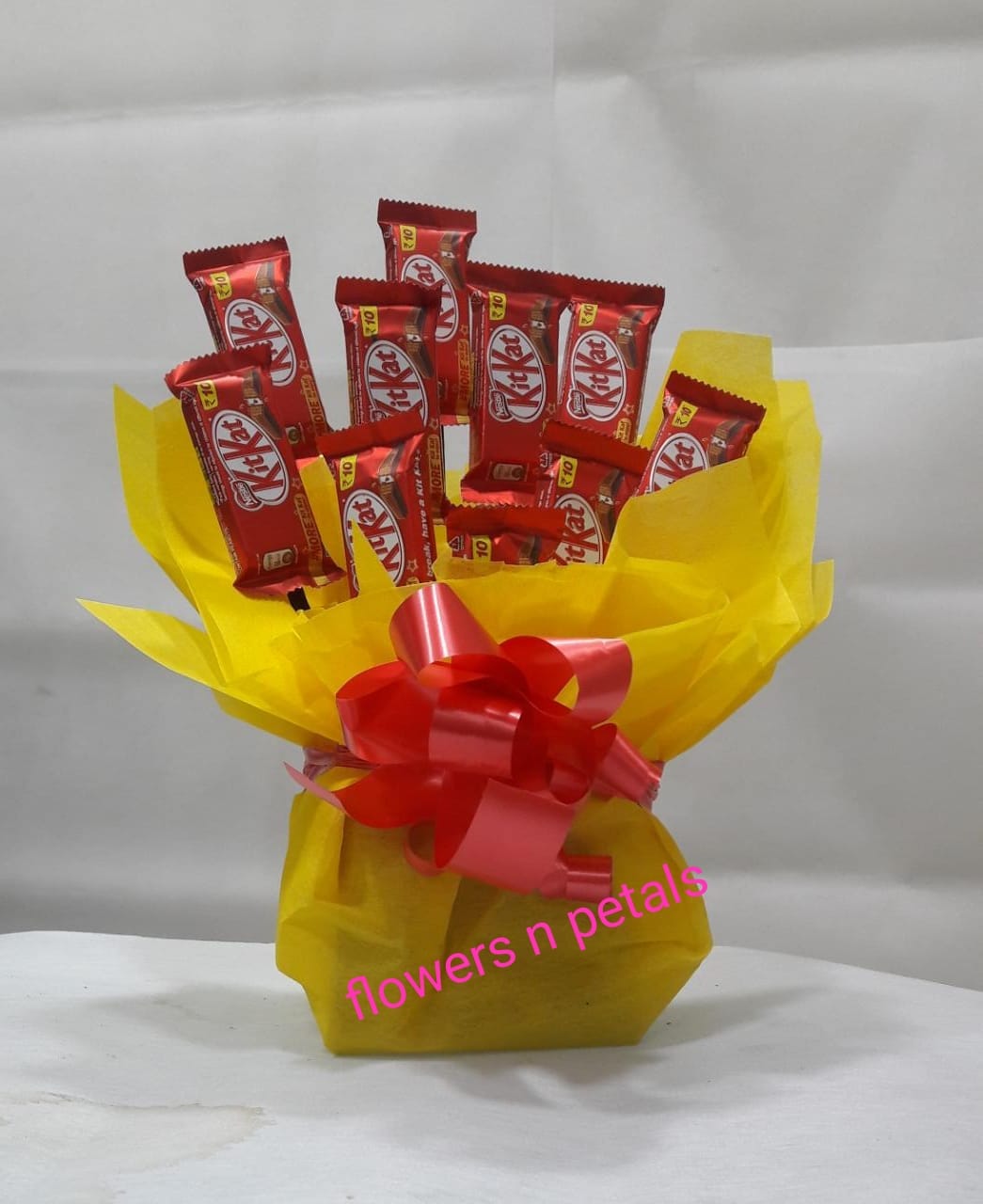 10 Pcs Kitkat chocolate Arrangement