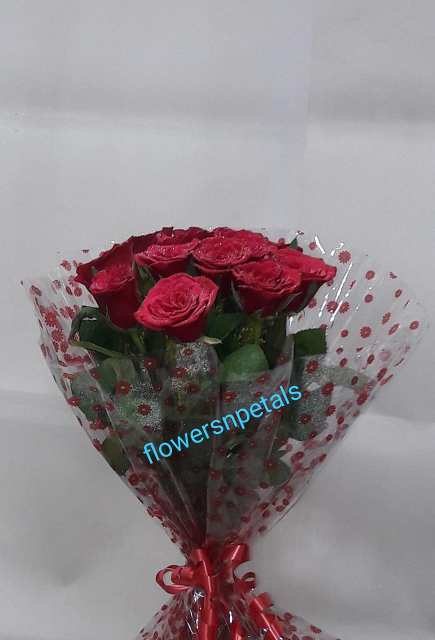 10 Red Roses Hand Bunch