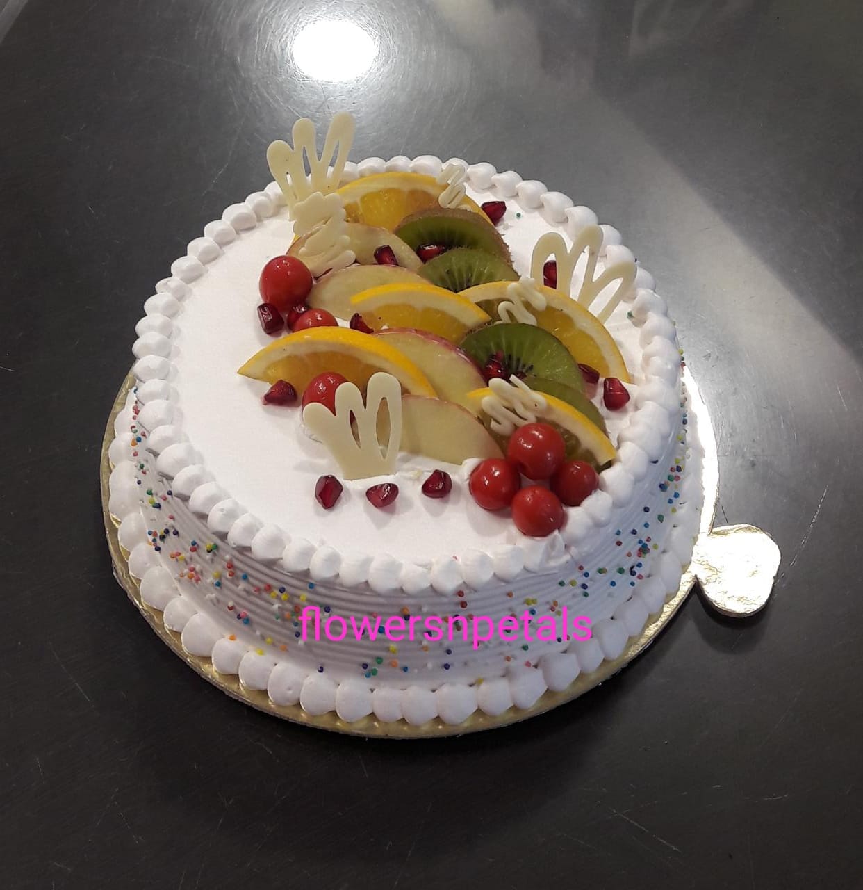 1/2 Kg. Fresh Fruit cake