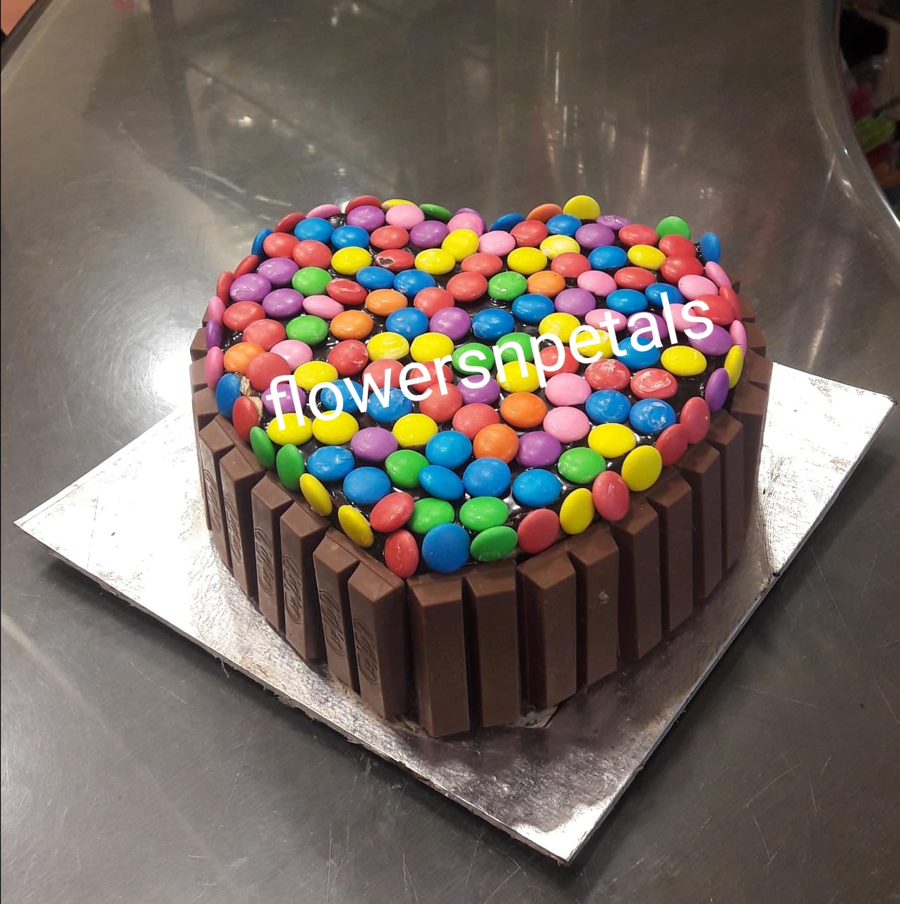 Heart shape Kitket chocolate cake