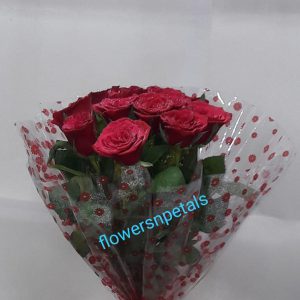 10 Red Roses Hand Bunch